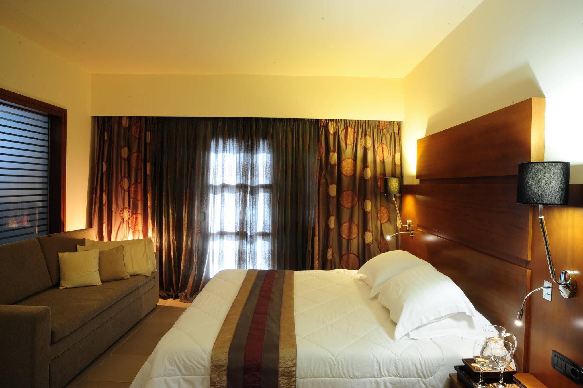 Aressana Y Hotel 4*
